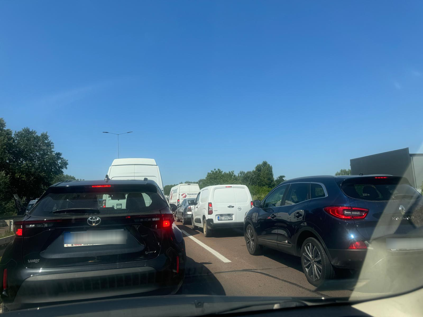 Od Krnjače ka Beogradu STOP i NEMA DALJE: Gigantska kolona pred Pančevačkim mostom