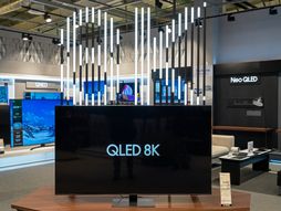 8K televizor