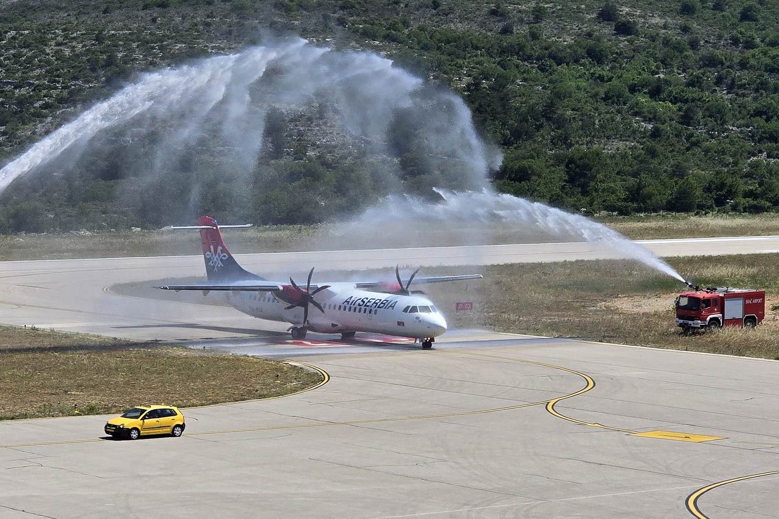 Er Srbija započela letove za Brač: Šesta destinacija nacionalne avio-kompanije u Hrvatskoj