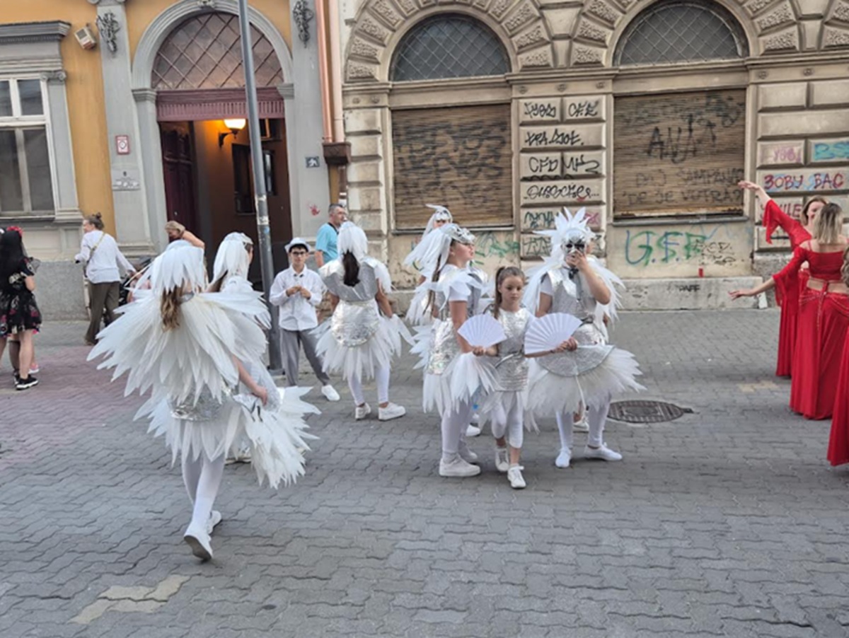 Zemunski karneval defileom počeo na Velikom trgu, bogat program sve do 19. jula