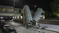 Voz pao sa mosta u Minhenu: Dva vagona se sručila sa visine od 5 METARA!