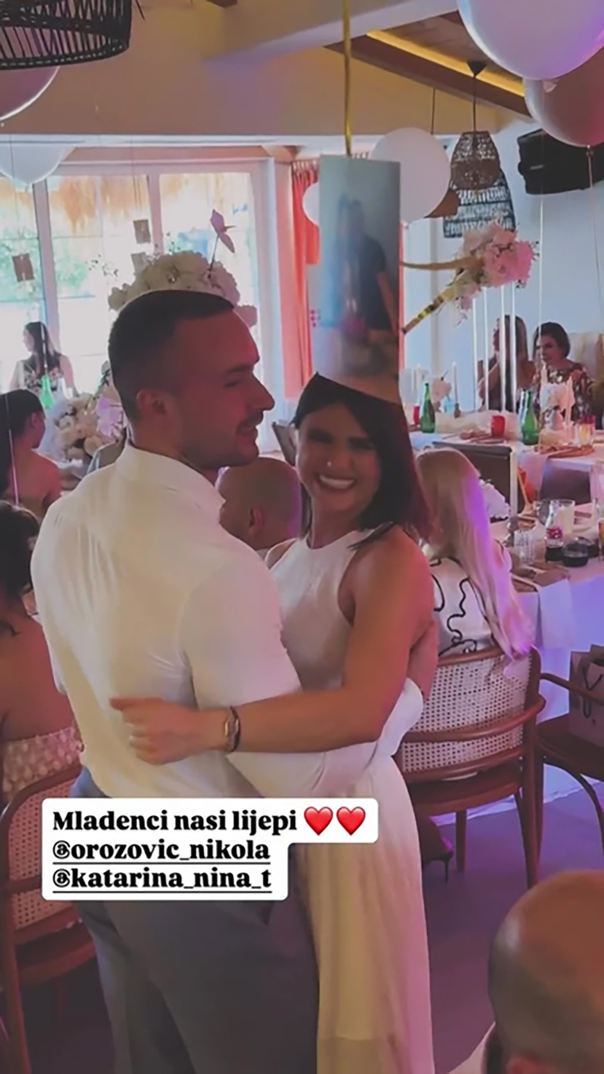 Dvostruko slavlje u porodici bivšeg zadrugara! Oženio se lepom brinetom, pa na venčanju otkrili pol bebe