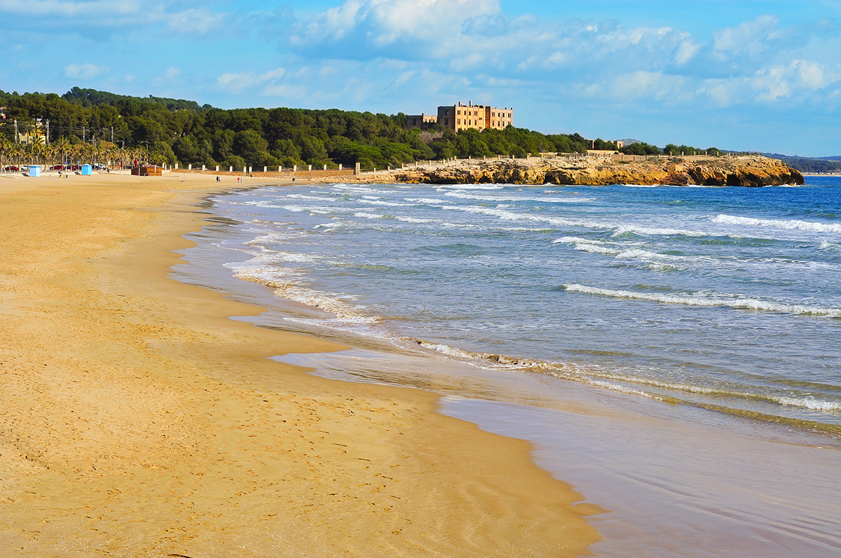 Influenserka živi na plaži iz snova, ali se ne kupa na njoj: Ono što se pojavi iz vode tera strah u kosti