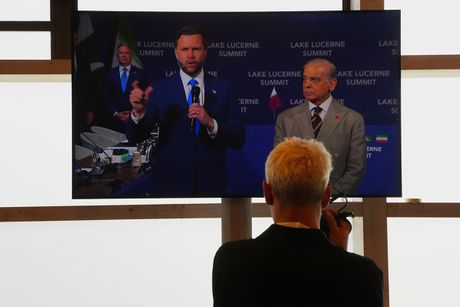 SAD, Iran, Švajcarska