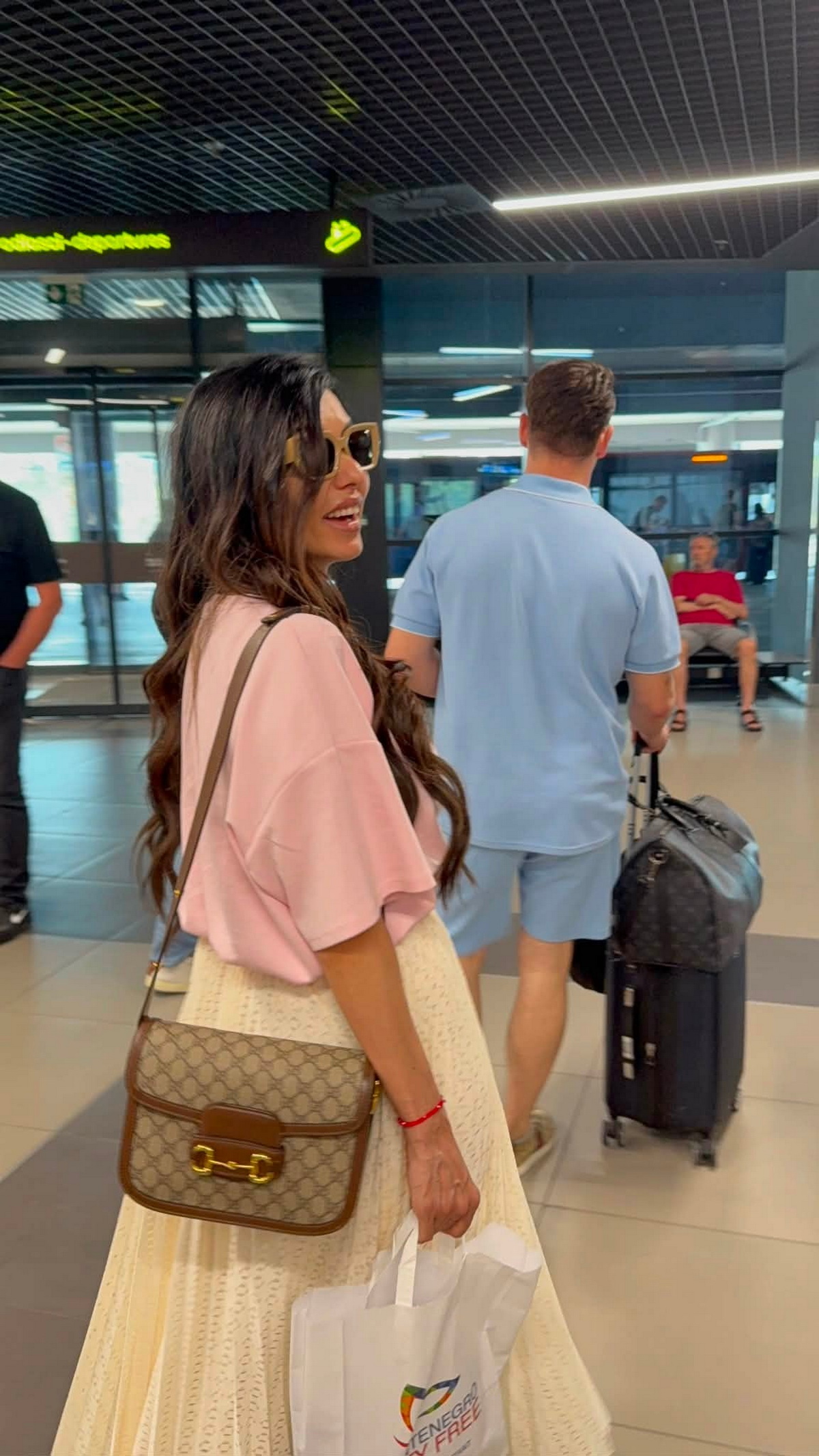 "Mukiju nije dobro" Tanja sletela na aerodrom sa dečkom pa otkrila "Moja iskrenost se uvek protumači..."