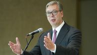 Predsednik Vučić razgovarao sa demonstrantima ispred Predsedništva: "Dijalogom rešavamo probleme"
