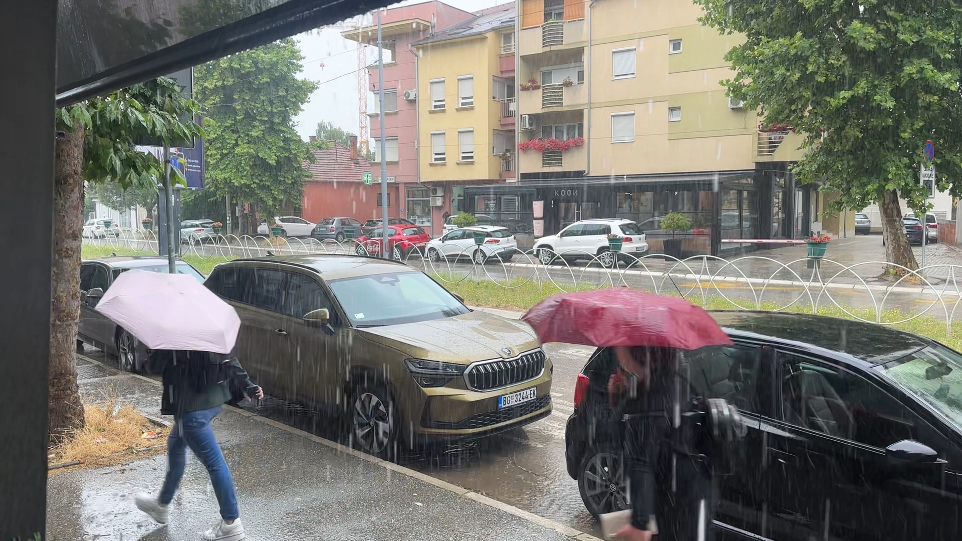 Potop nakon tropskog talasa: Ulice pod vodom u zapadnoj Srbiji, evo šta je snašlo građane jutros (SLIKE)