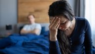 Krenula je sa njim kući posle večere, a onda doživela šok: Tek u krevetu shvata odakle dolazi neprijatan miris