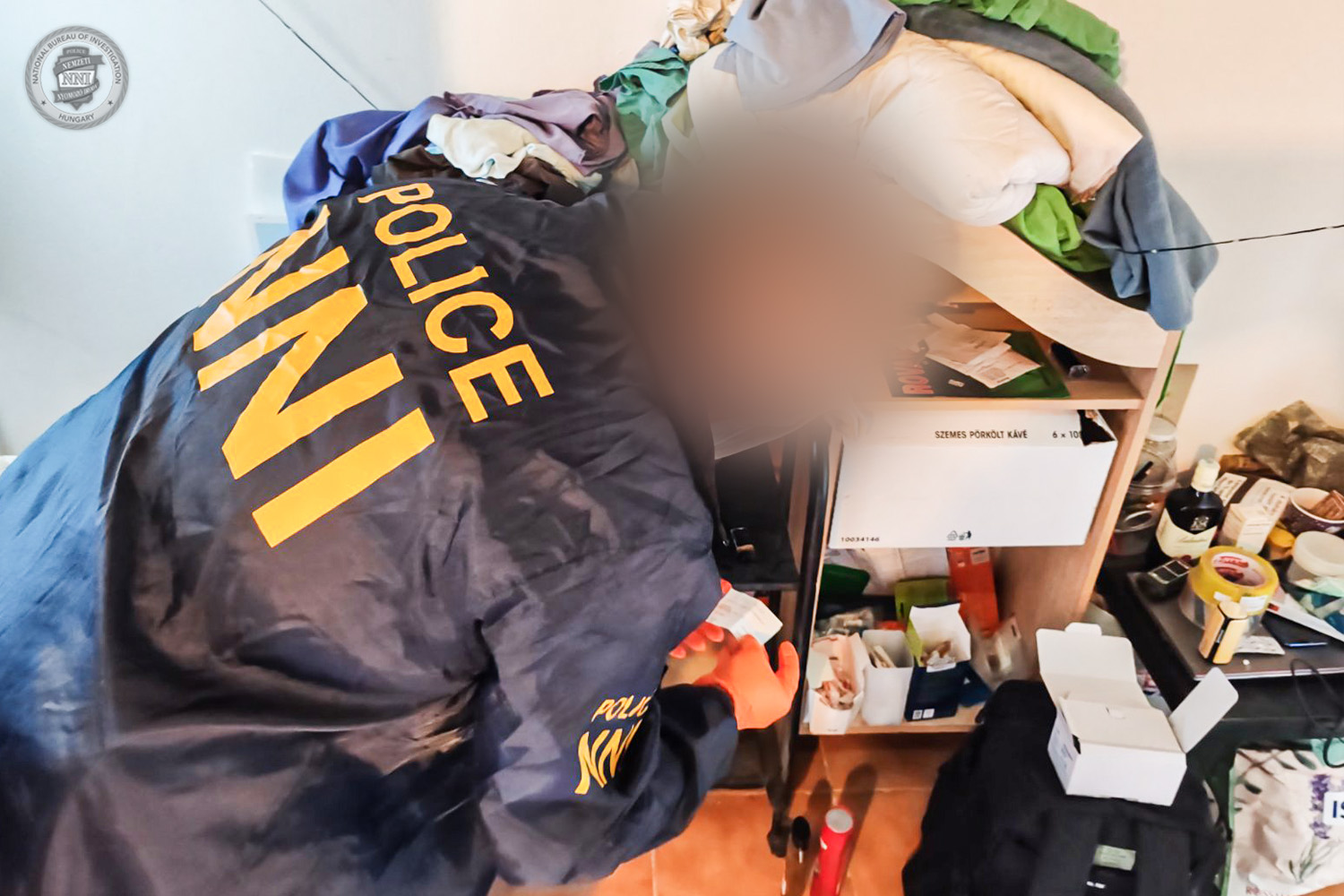 SNIMAK HAPŠENJA KANIBALA! Dao stravičnu izjavu u policiji: U stanu pronađene jezive stvari, ovo je CEO SPISAK!