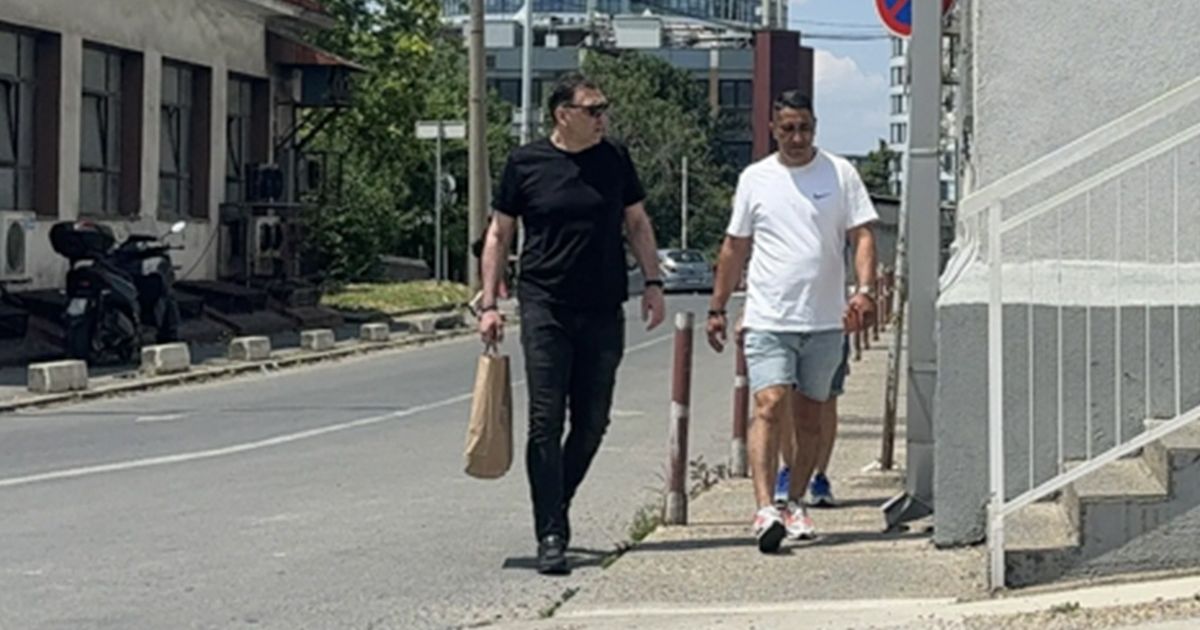 Каспер посетил Мину Костич в "Лазе Лазаревич": с ним приехал ее брат, принесли ей полный пакет вещей