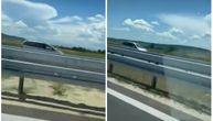 DOKLE VIŠE? Beli auto juri u kontrasmeru na auto-putu kod Niša: Snimak kruži društvenim mrežama