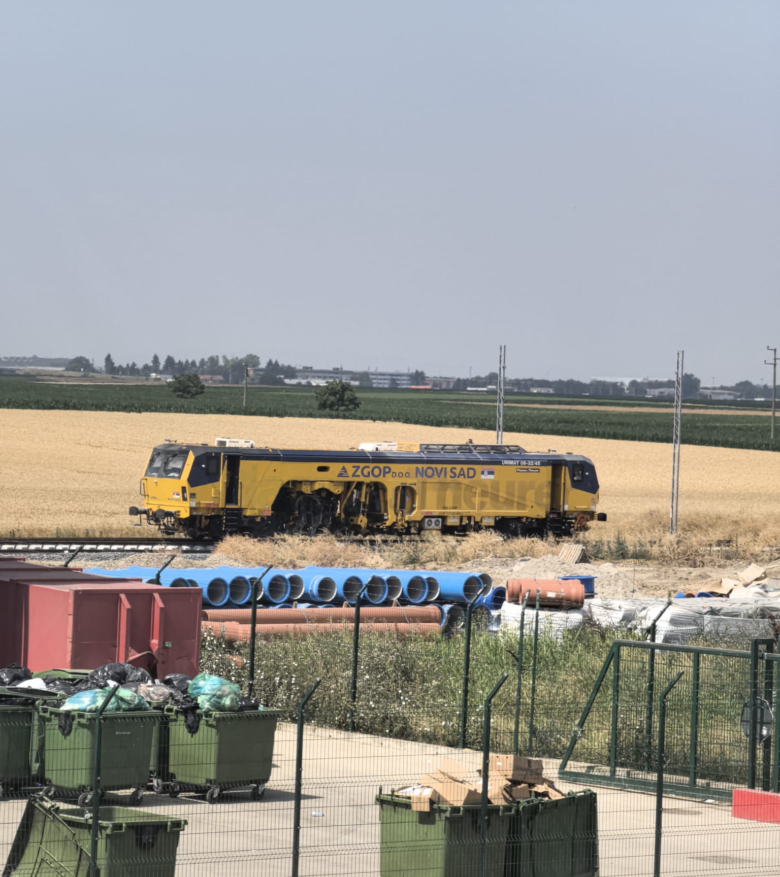 Ekskluzivni snimci: Radni vozovi stigli na prugu kod Aerodroma Nikola Tesla