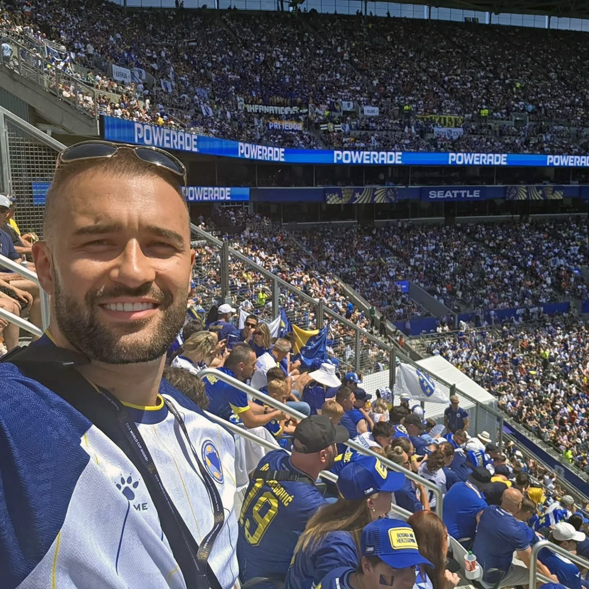 "Hajmo, bravo Zmajevi!" Haris Berković slavi pobedu BiH na Mundijalu: Svi komentarišu njegov novi izgled