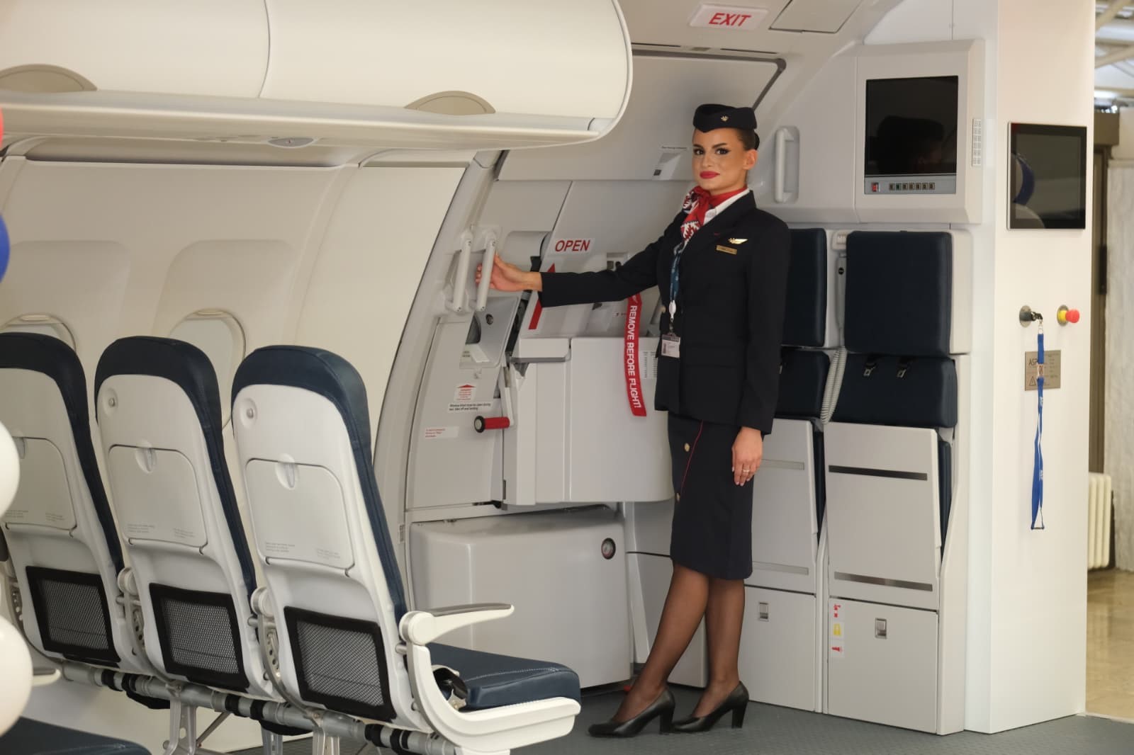 Air Serbia pustila u rad prvi trenažer za rukovanje vratima aviona Airbus A319 i A320 u Srbiji