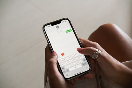 srce, poruke, pisanje poruka, telefon, poruka