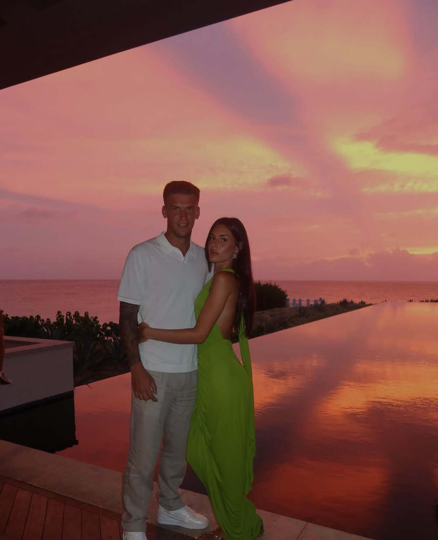 Sin Dejana Stankovića "ulovio" pravu lepoticu, debitovao za reprezentaciju, pa je odveo na Maldive