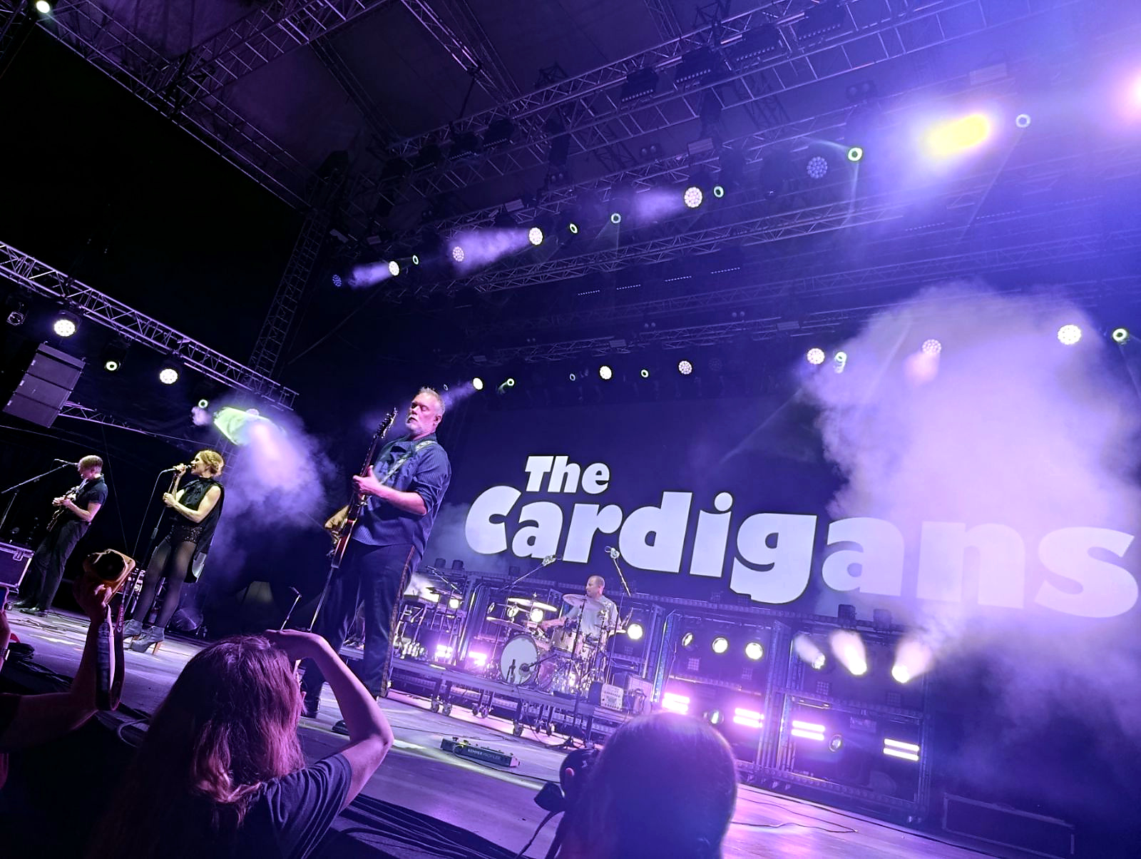 The Cardigans obeležili prvo veče Arsenal festa: Nastupila velika imena, program obeležio rok i metal zvuk