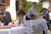 Deka i unuka iz Surdulice rasplakali Srbiju: Ovakvu ljubav danas svi žele, a čista je retkost