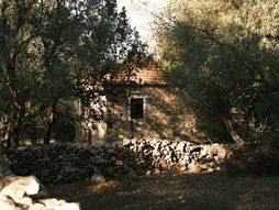 kamena kuća