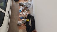 AKCIJA INTERVENTNE U NOVOM SADU: Pali dileri, u garaži krili torbe pune KOKAINA I RUČNIH BOMBI!