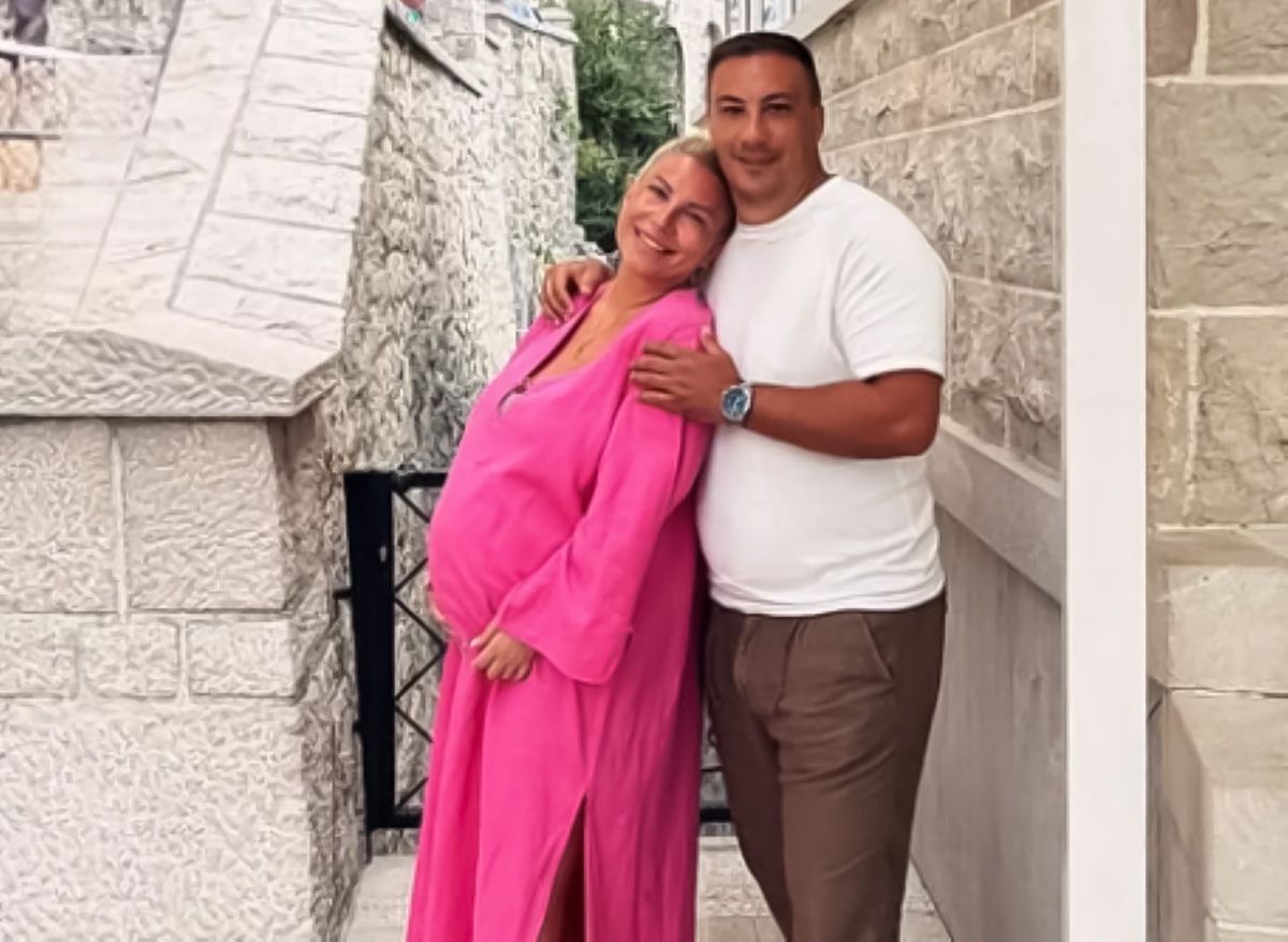 Dea Đurđević objavila prvu porodičnu sliku sa ćerkom Iris: Roditelji i beba se drže za ruke, raznežili sve