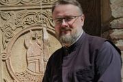 Ove želje vam Bog nikad neće ispuniti, ma koliko se molili: Otac Dejan pomaže da u crkvi sveće ne palite uludo