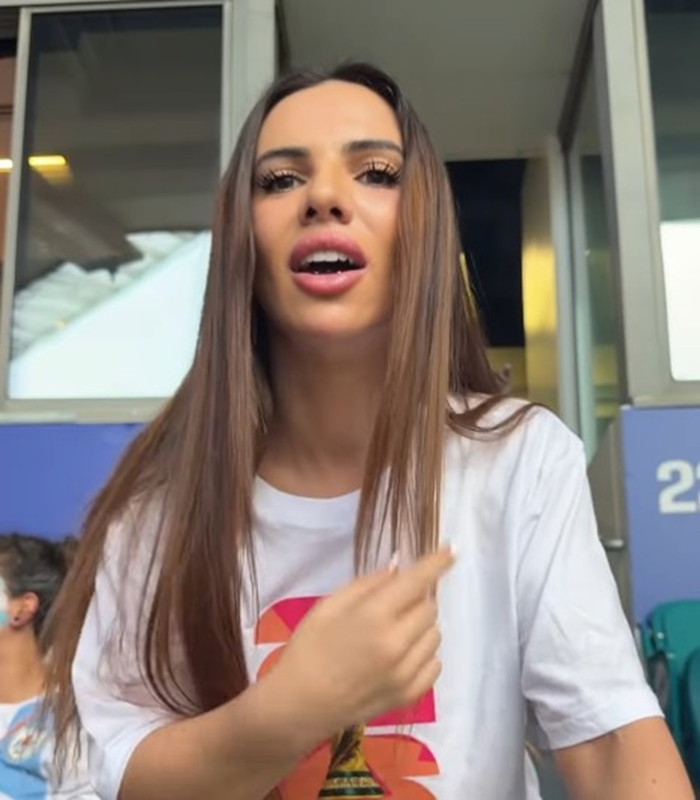 Prezgodna navijačica "zapalila" sve na Svetskom prvenstvu, pa ućutkala kritičare: "Normalno sam se obukla"