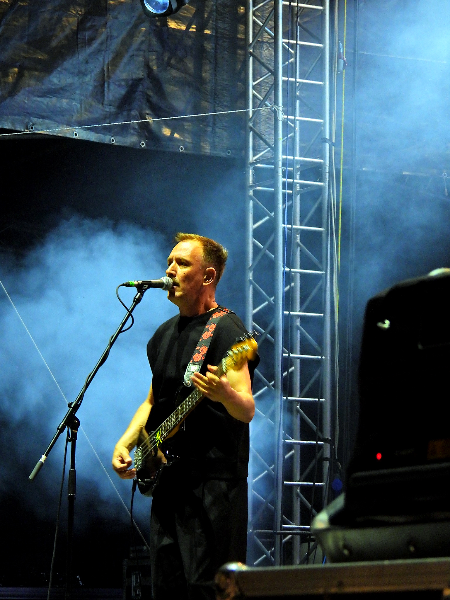 "Konstrakti želimo brz povratak na binu": Frontmen benda Artan Lili o kulturi u Srbiji i pripremi novih pesama
