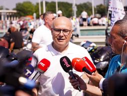 Miloš Vučević, Srbija jedna porodica, Skup