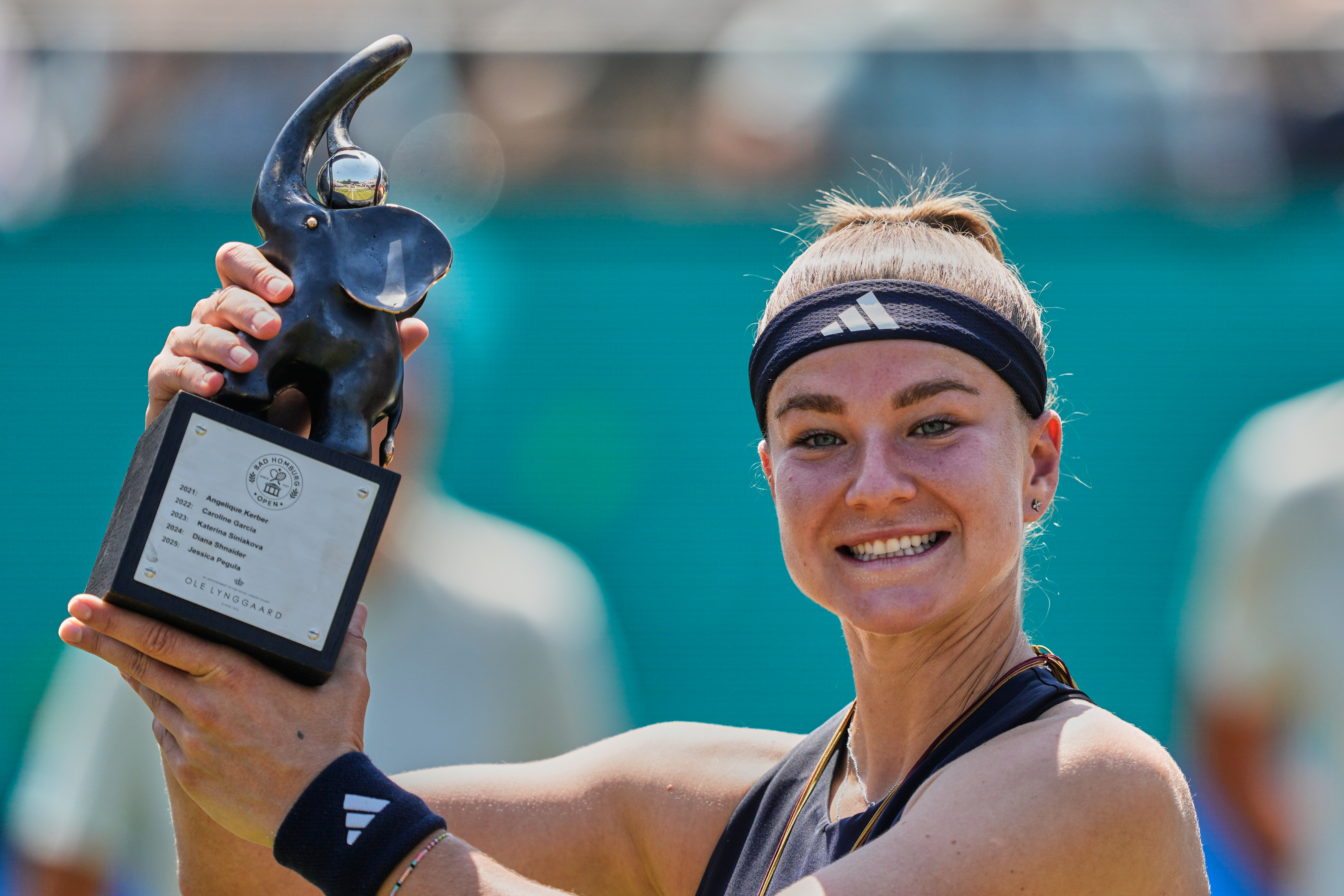 Karolina Muhova i Medison Kiz osvojile trofeje pred početak Vimbldona