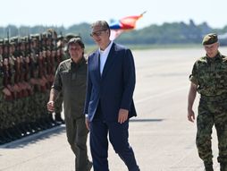 Aleksandar Vučić, Batajnica, prikaz novih sredstava Vojske Srbije