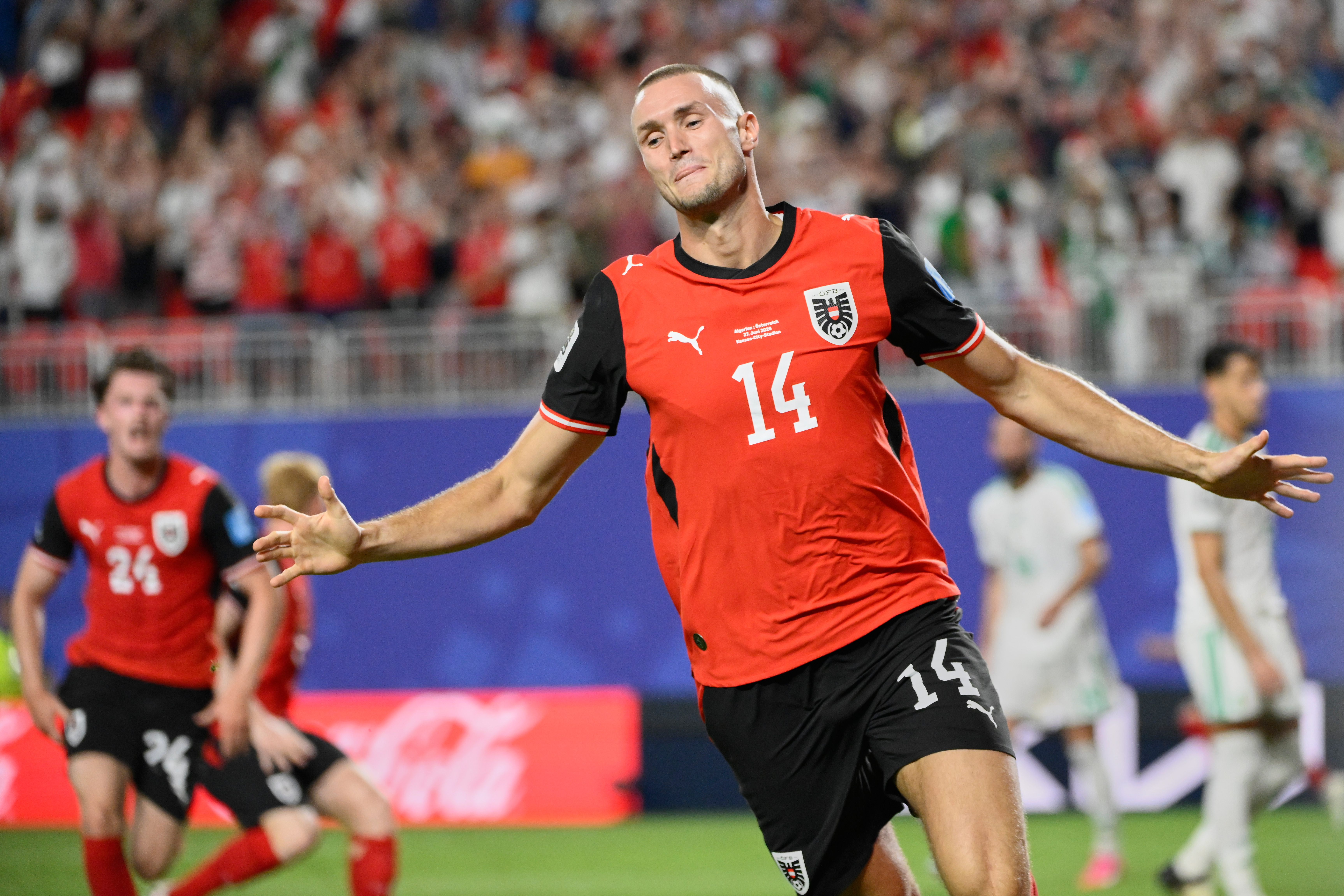 Najluđi meč SP! Srbin Saša Kalajdžić ušao u 95. minutu i dao gol za istorijski plasman Austrije u nokaut fazu!