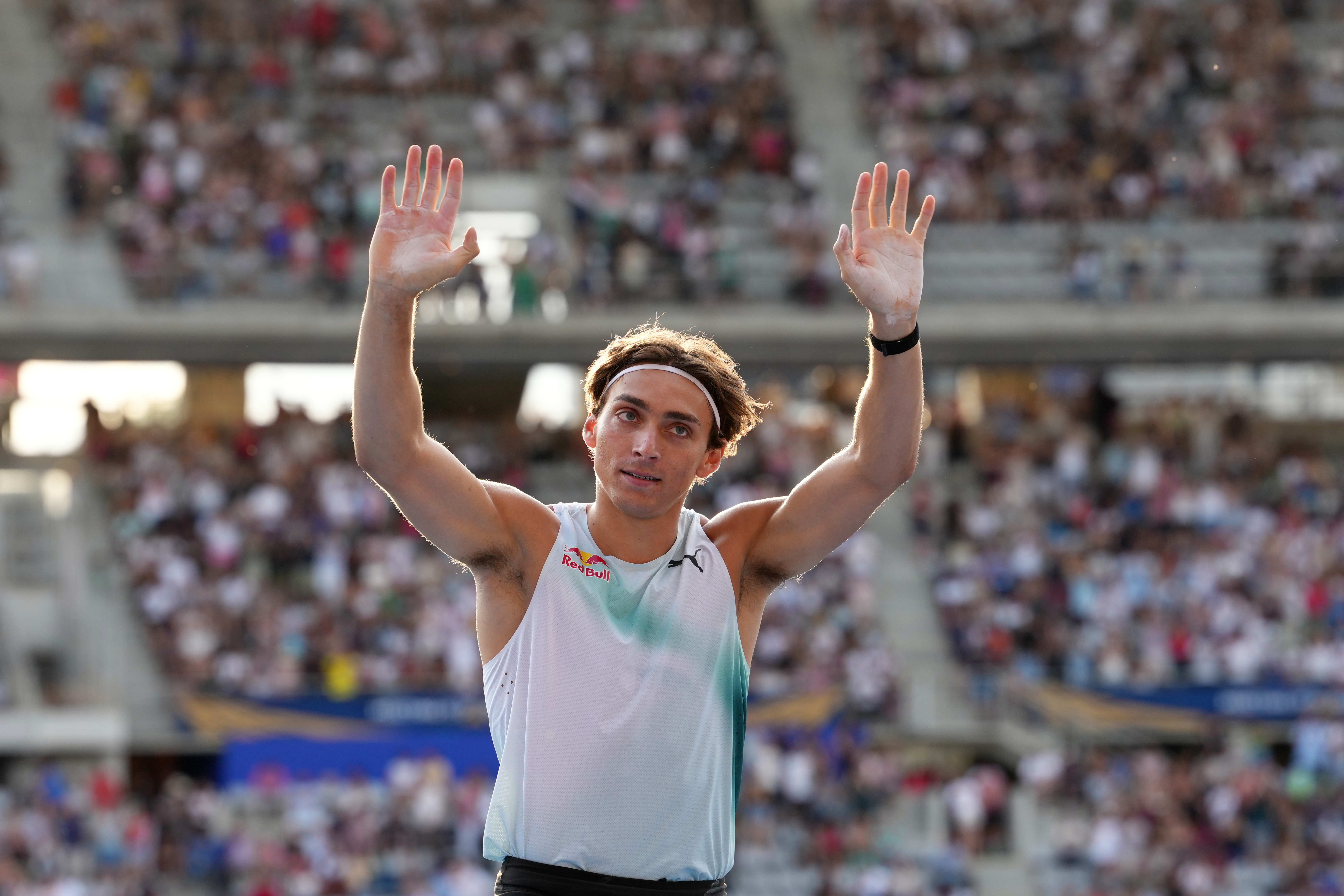 Duplantis se "oporavio", venčao se u društvu Sinera i prelepe Bosanke, pa napao svetski rekord
