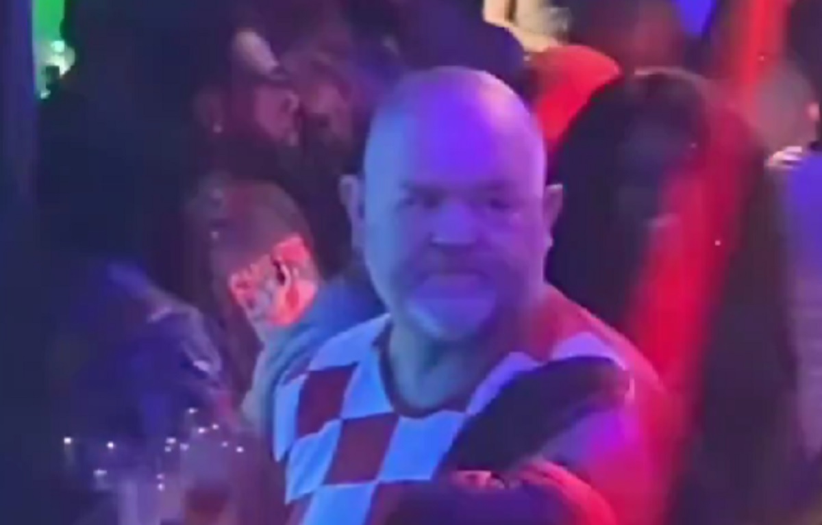 Hteo da proslavi pobedu Hrvatske, pa ušao u gej klub, a onda je nastala reakcija koja je nasmejala svet!