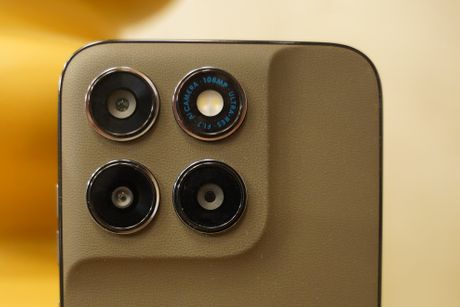 Motorola G 77