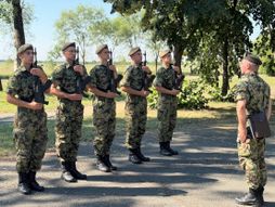 Obuka Vojske Srbije u Somboru, Valjevu i Leskovcu