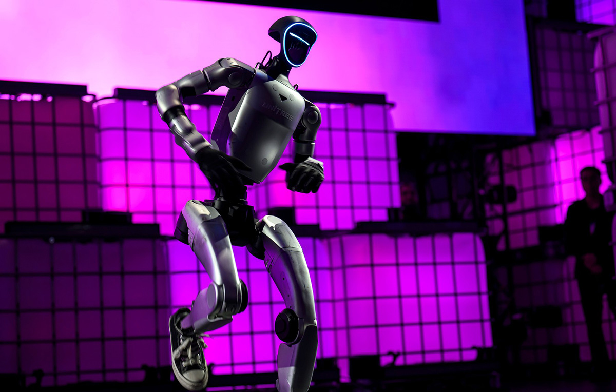 Ovaj kineski humanoidni robot probio ljudsku granicu: Trči brže od Juseina Bolta