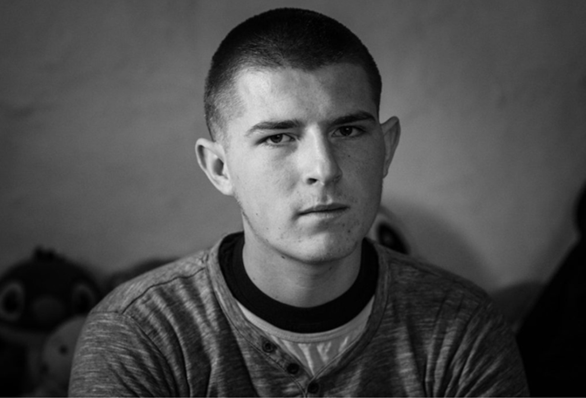 Naglo je odrastao i uozbiljio se: Jovan (17) izdržava porodicu, ide u školu i radi na građevini