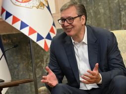 Saif Al Nejadije, Aleksandar Vučić