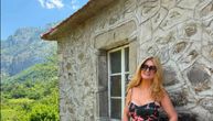 "Moja Balkanska ulica" Emotivna Vesna Dedić posetila rodnu kuću svog oca: "Gore na nebu svima pokazuju..."