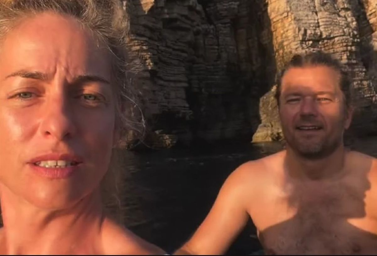 Skinula se glumica, u društvu muškarca uživa na kajaku: Upalila kameru, pa zumirala lice bez trunke šminke