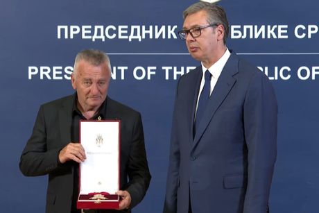 Aleksandar Vučić, Španija, Obraćanje, Ordenje