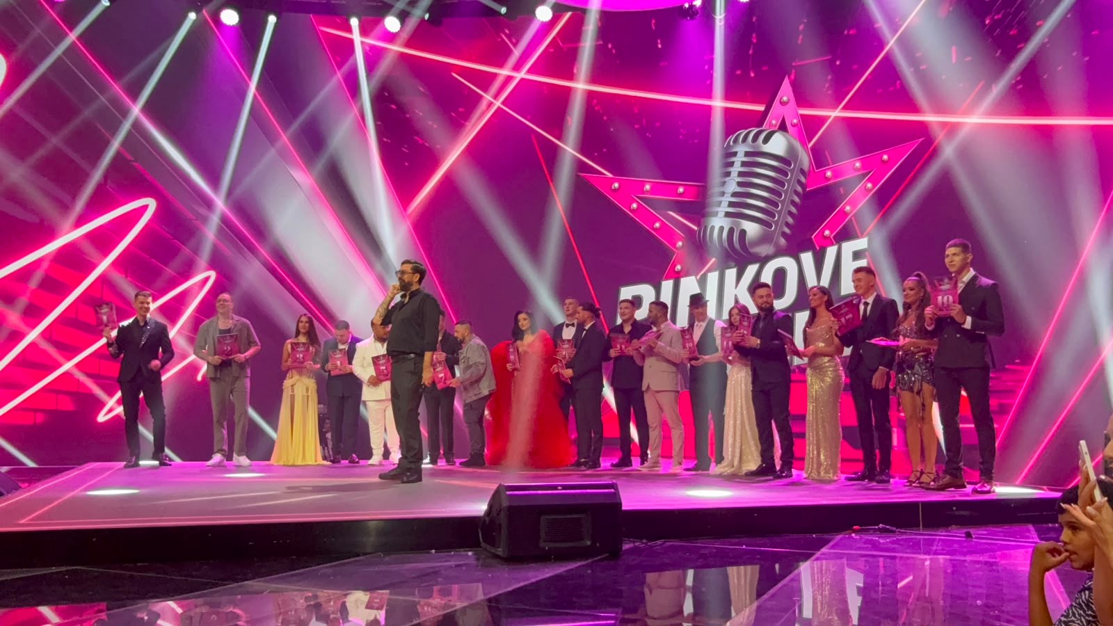Ovo je prvi presek glasanja! Iz finala Pinkovih zvezda ispali su ONI: 12 njih bori se dalje za pobedu