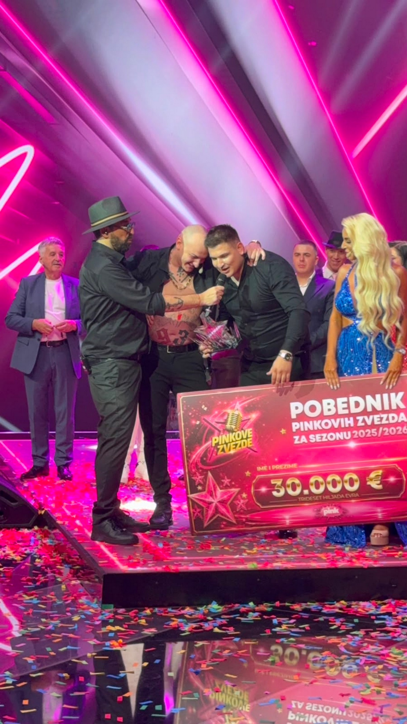 Pobednik "Pinkovih zvezda" postaje otac! "Sav se tresem od uzbuđenja!", mesecima krili da mu je žena trudna