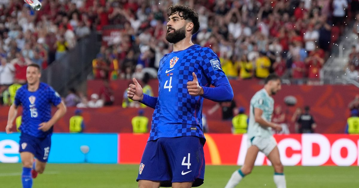 Hrvatska povrijeđena zbog gola, FIFA drugačije tumači pravilo na web stranici: “Kosa se smatra dijelom tijela samo ako…” Hrvatska povrijeđena zbog gola, FIFA drugačije tumači pravilo na web stranici: “Kosa se smatra dijelom tijela samo ako…”