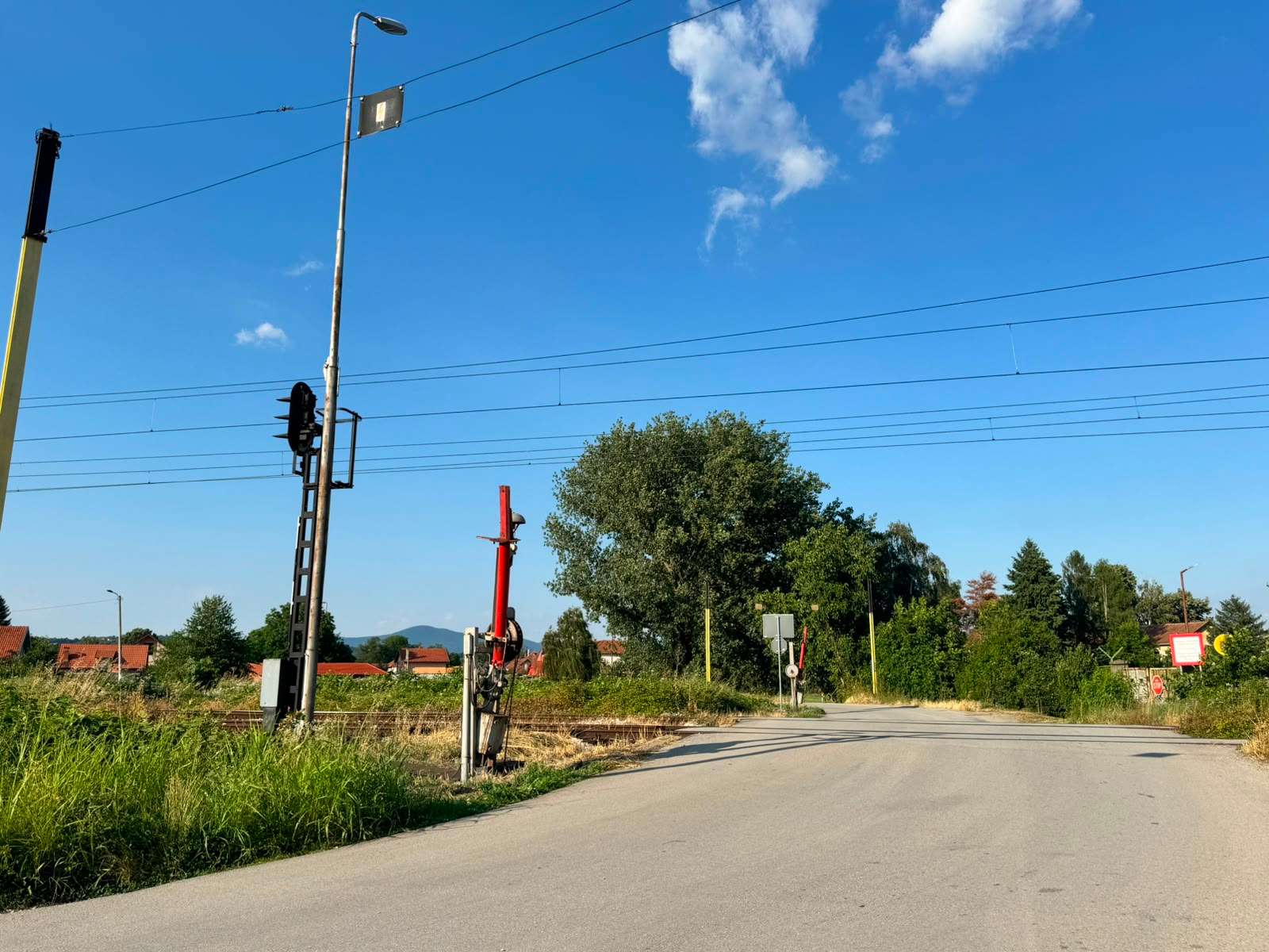 Upozorenje za vozače u Srbiji: Rampa na ovom pružnom prelazu je uklonjena