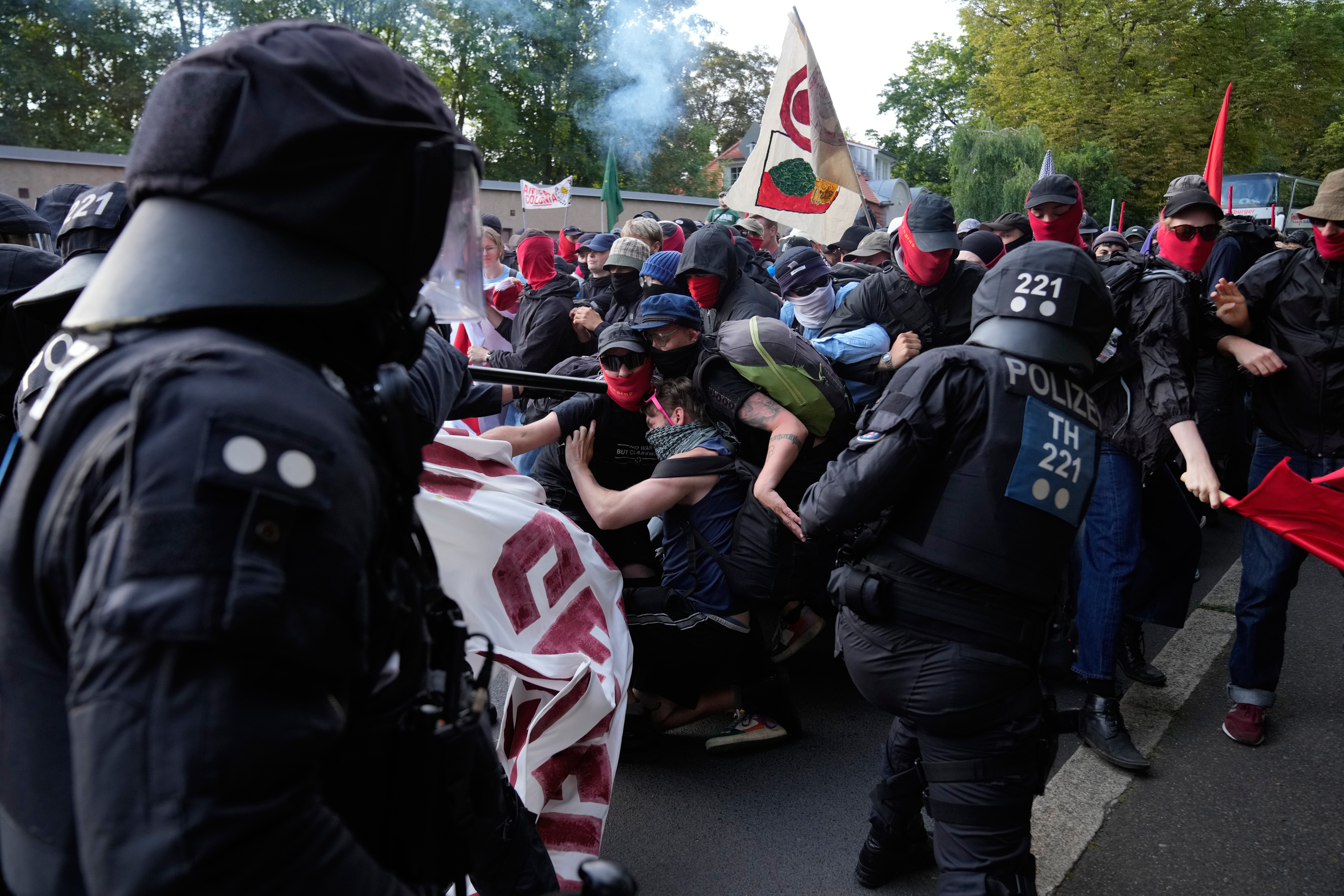 Incident u Nemačkoj: Demonstranti pokušali da blokiraju kongres AfD-a, sukobi s policijom
