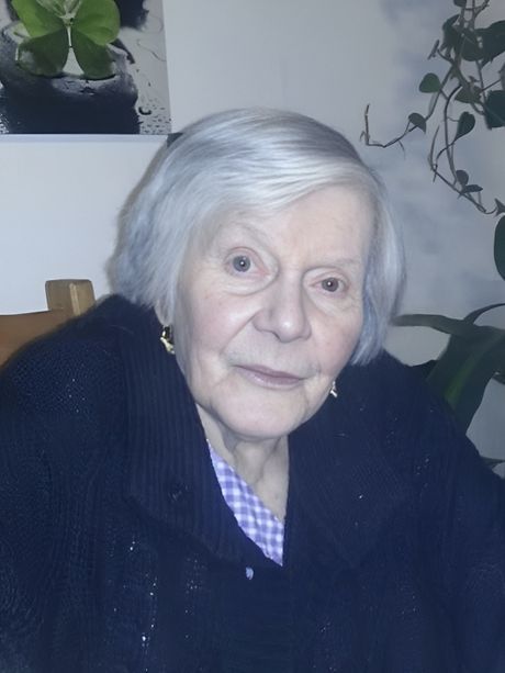 Karoline Schott