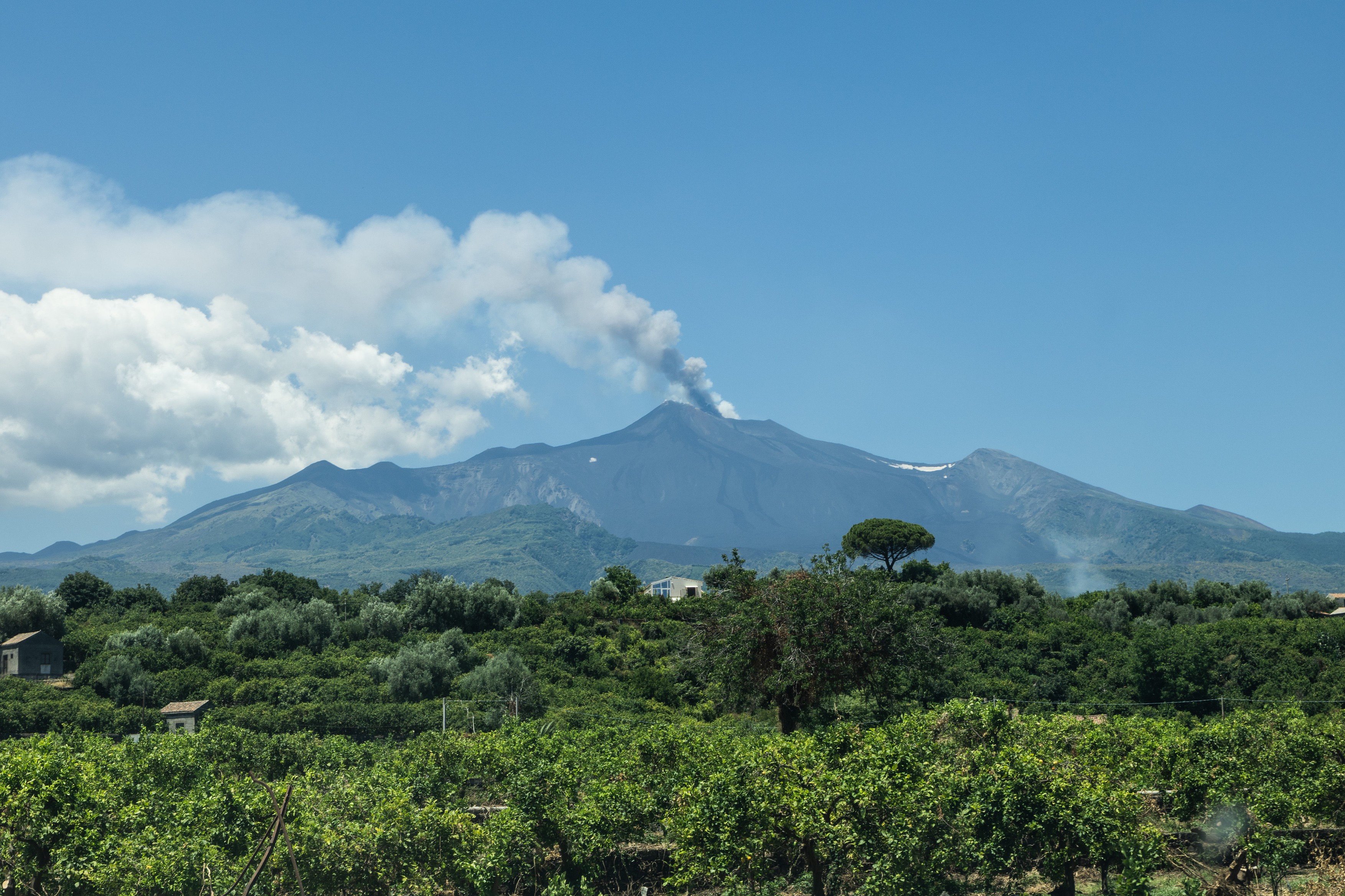 Erupcija vulkana Etna na Siciliji: Otkazani brojni letovi
