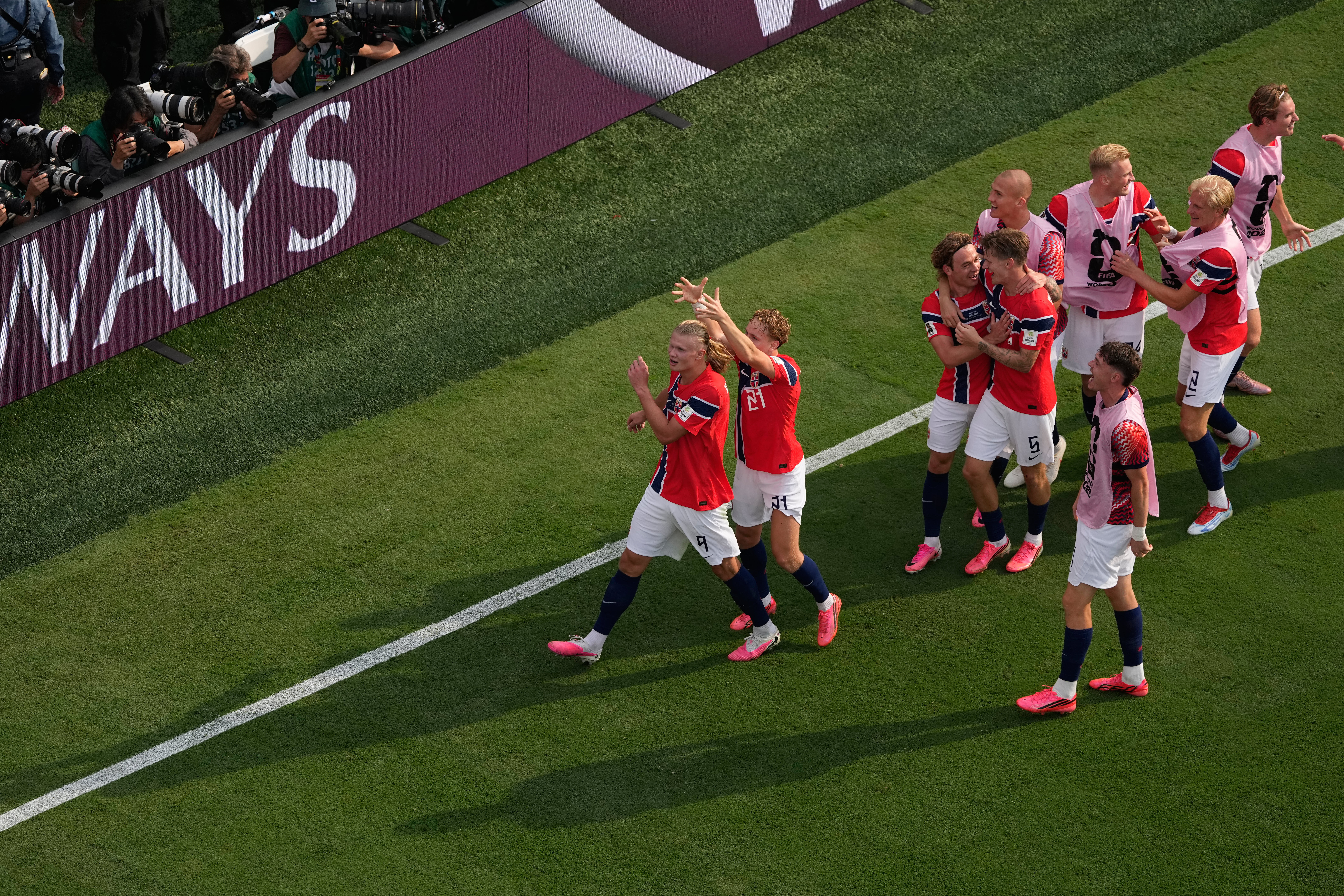 Haland se pretvorio u Vikinga: Pogledajte šta je uradio posle drugog gola Brazilcima, izgledao je zastrašujuće
